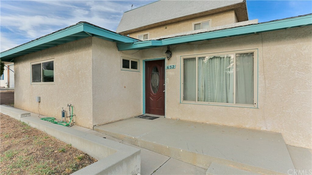 Property Photo:  652 Sims Street  CA 92220 