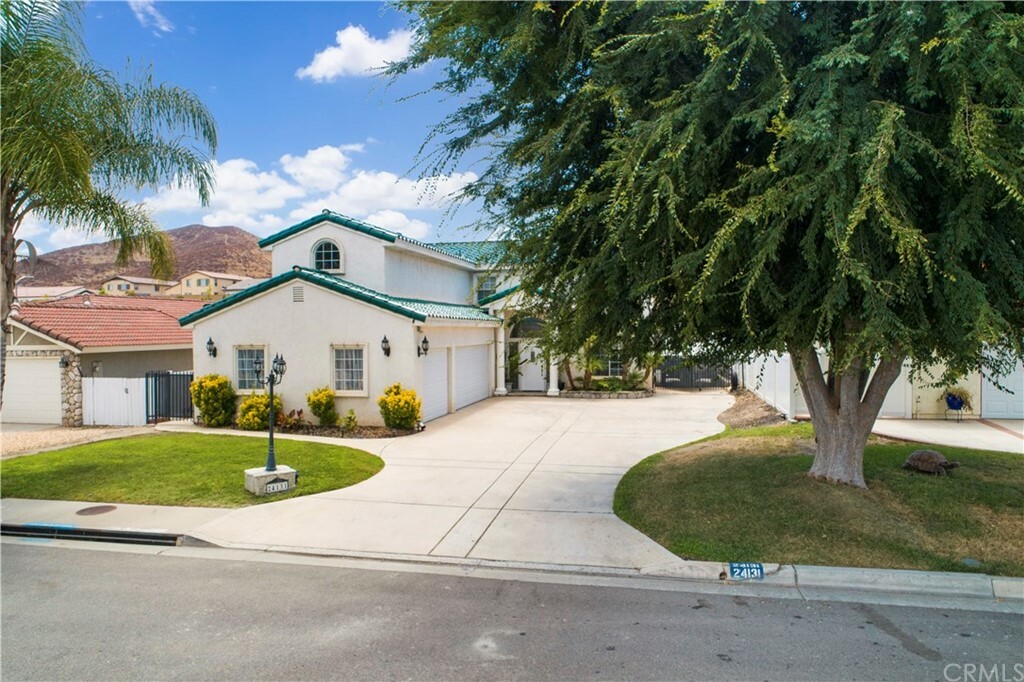 Property Photo:  24131 Cruise Circle Drive  CA 92587 