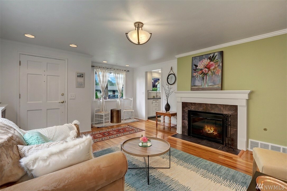 Property Photo:  9552 6th Ave NW  WA 98117 