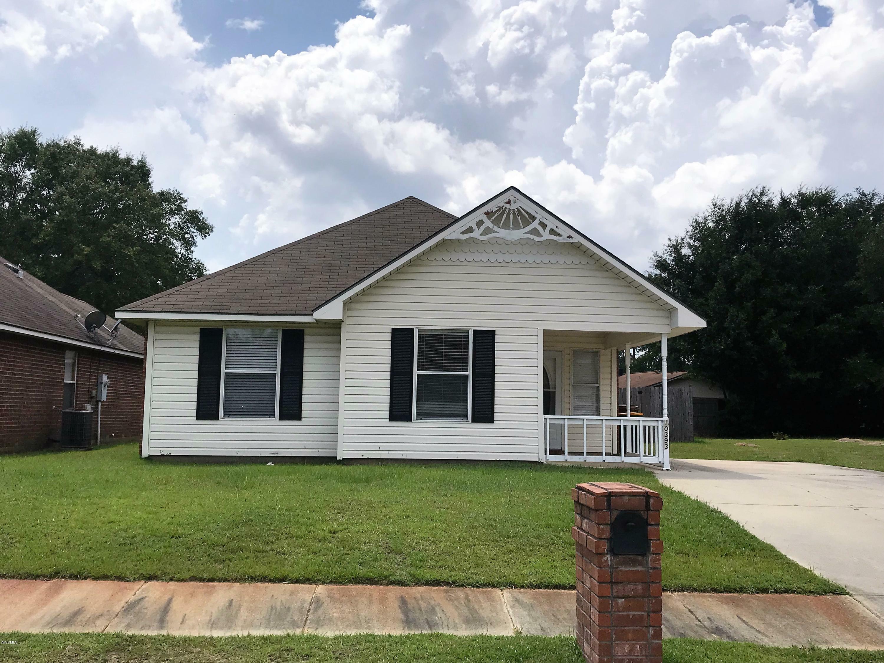 Property Photo: 10393 Cottage Court MS 39540