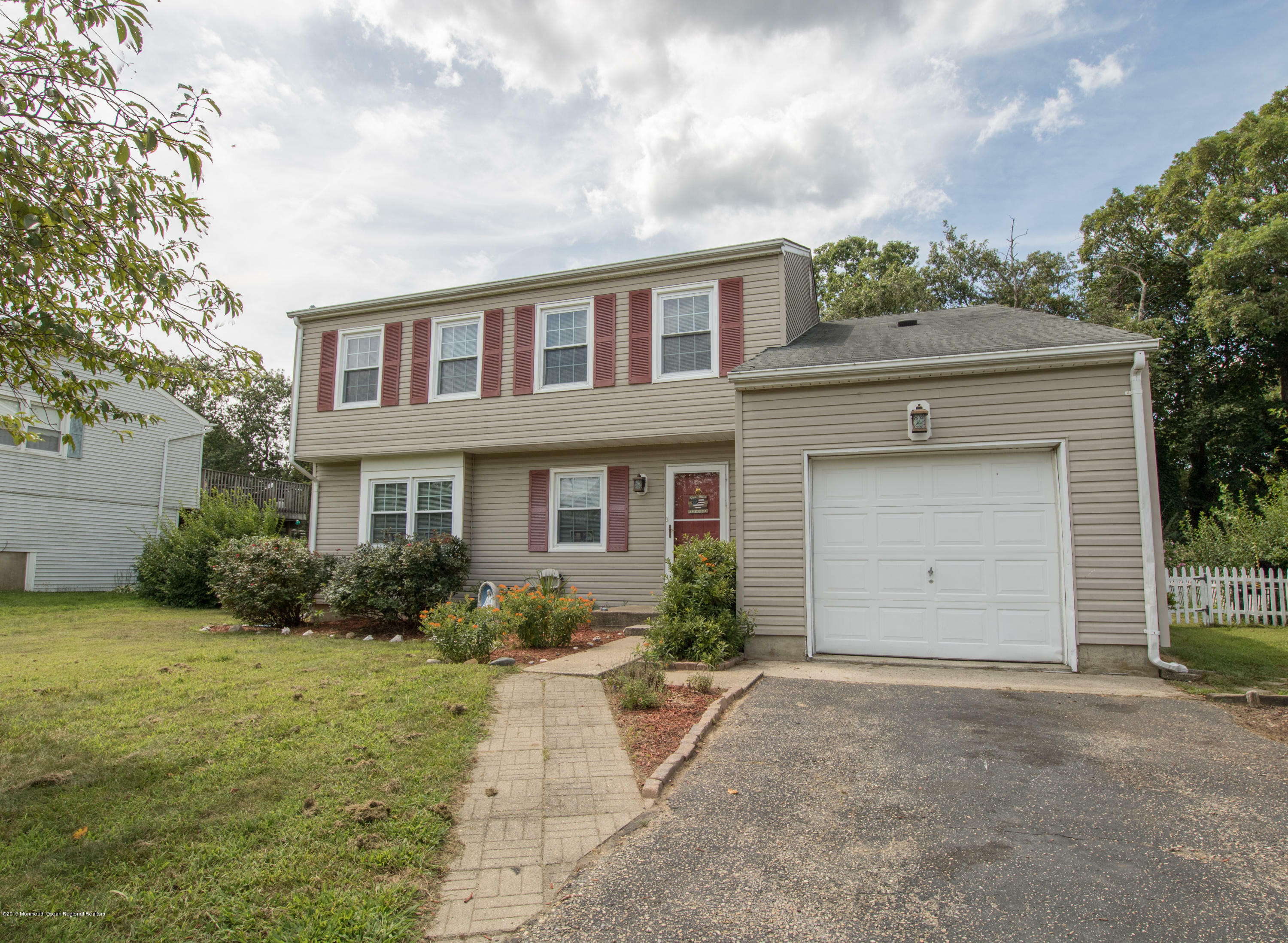 Property Photo:  1008 Roanoke Drive  NJ 08753 