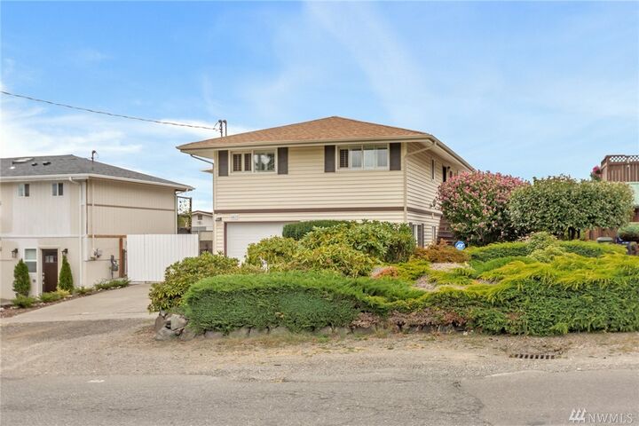 Property Photo:  4817 N Orchard St  WA 98407 
