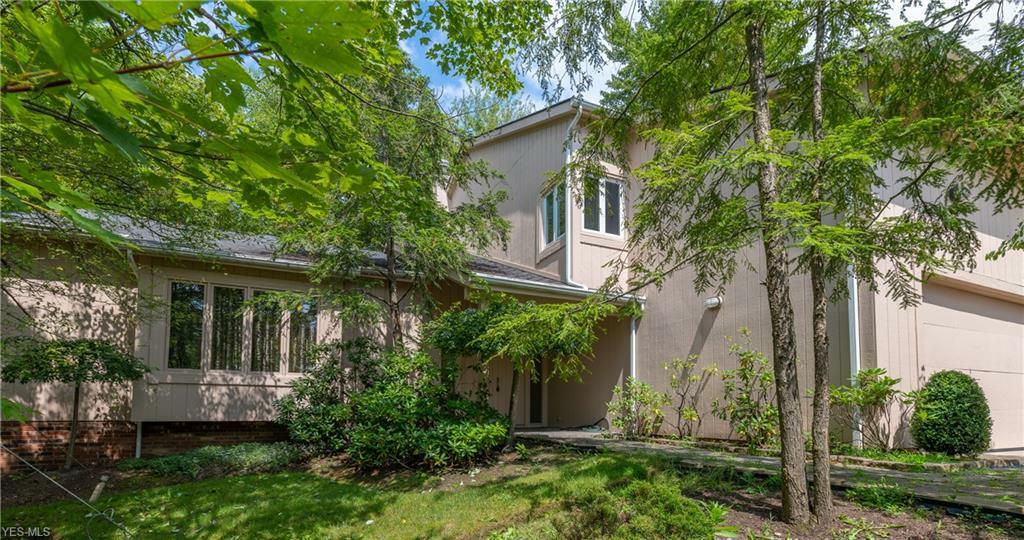 Property Photo: 4069 Orangewood Drive OH 44122