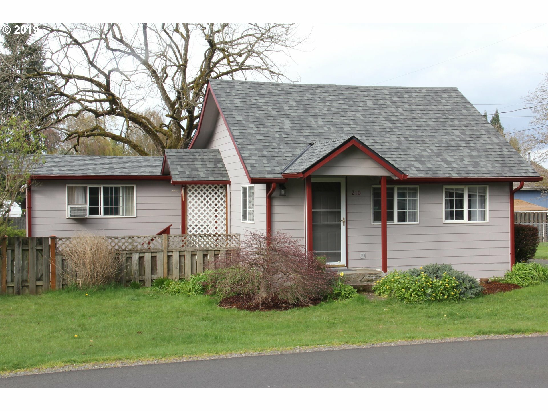 Property Photo:  210 NW 68th St  WA 98665 