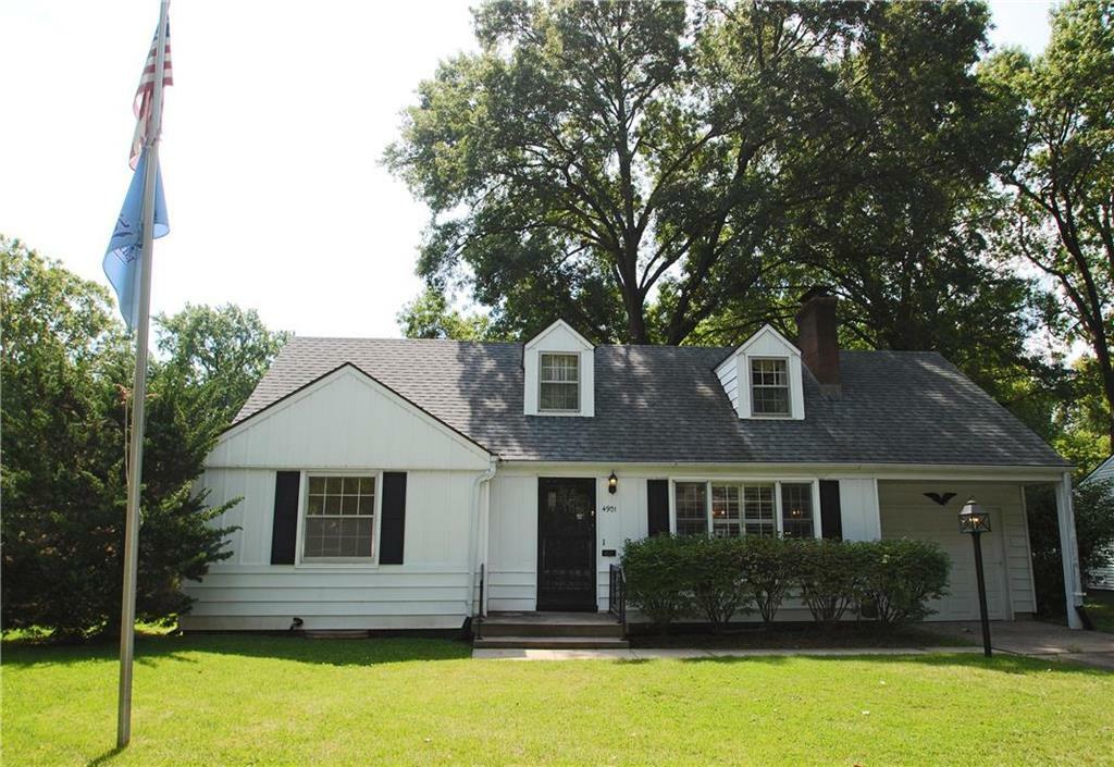 Property Photo:  4901 Tomahawk Road  KS 66208 