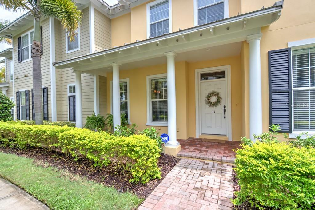 Property Photo:  114 Aberdeen Pond Drive  FL 33572 