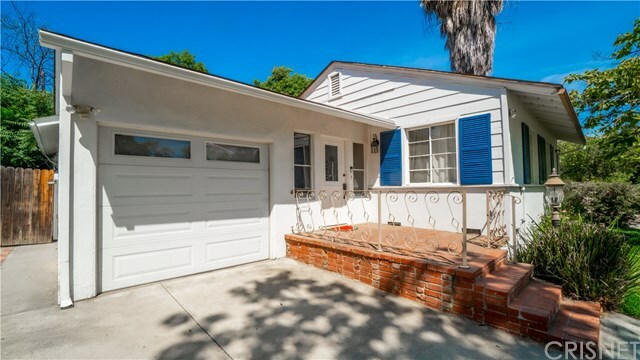 Property Photo:  5751 Andasol Avenue  CA 91316 