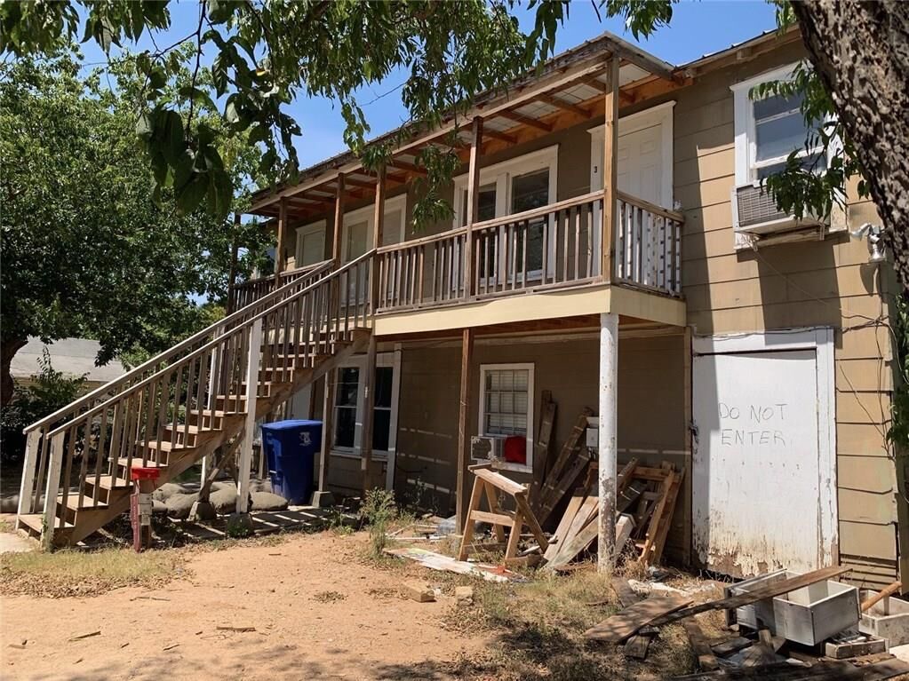 Property Photo:  1605 Avenue E  TX 76801 