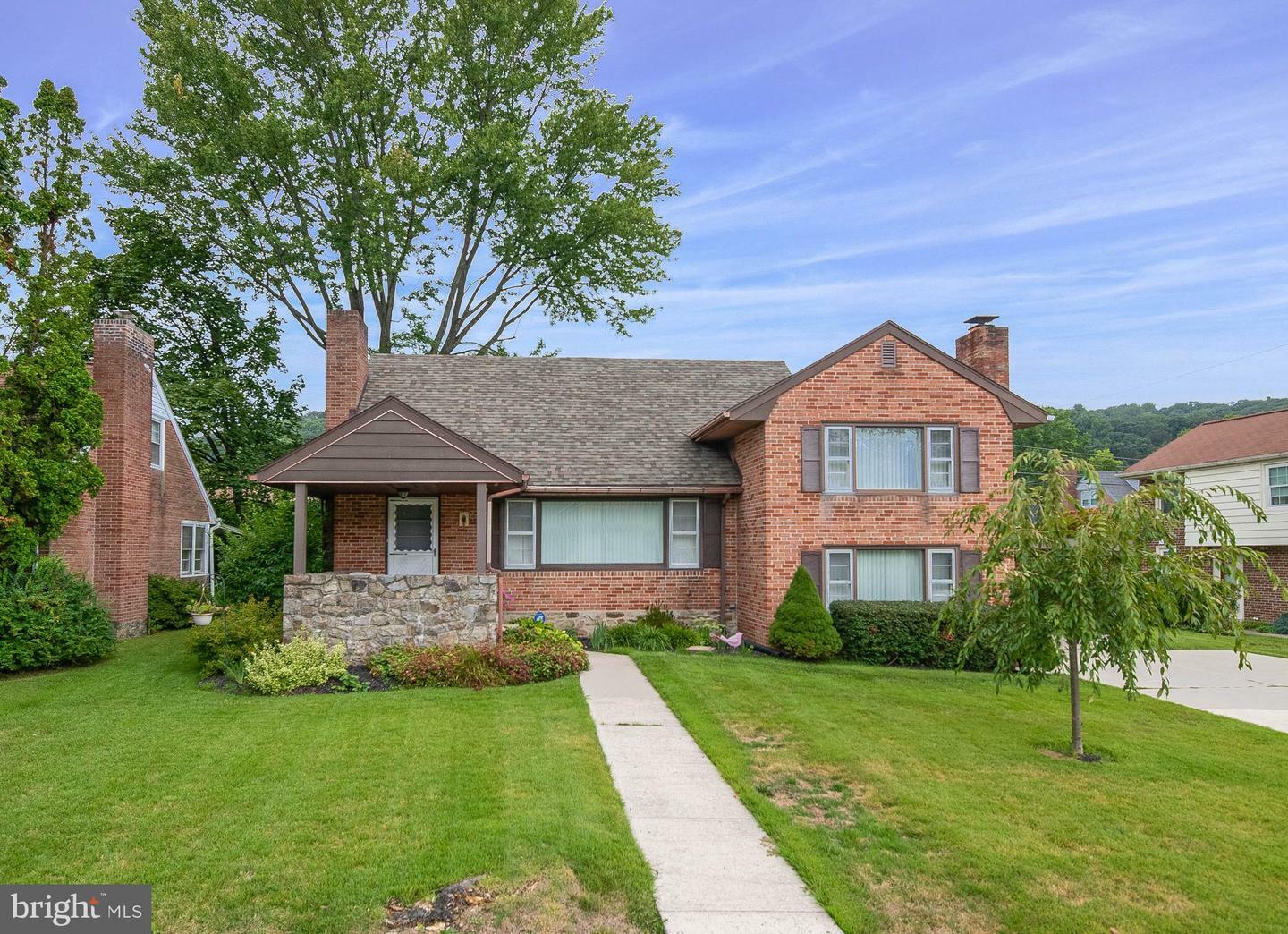 Property Photo:  814 Penndale Avenue  PA 19606 