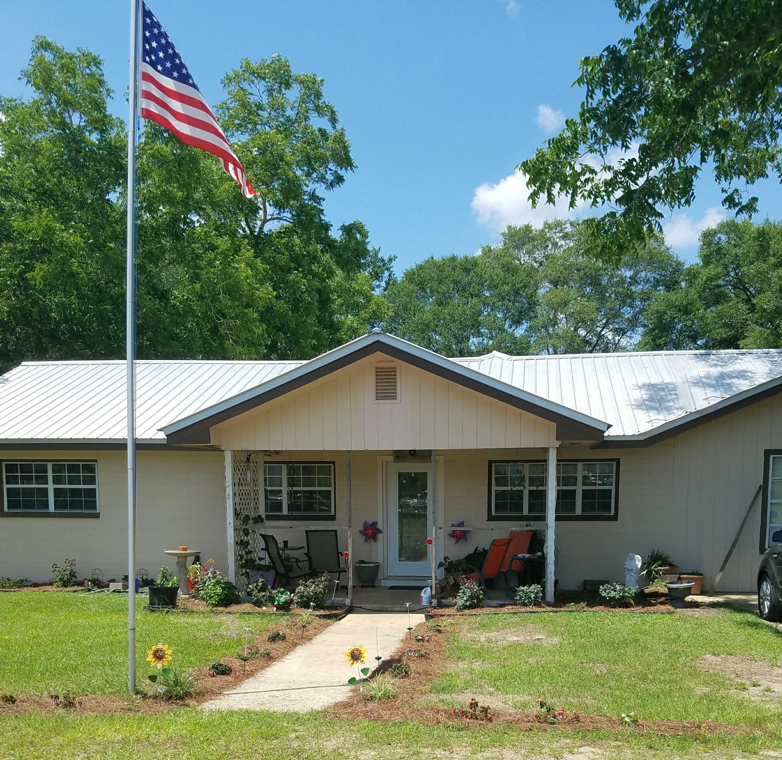 Property Photo: 97 Parker Lane FL 32538