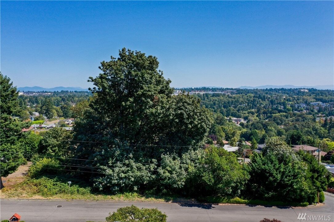 Property Photo:  Xxx 6th Ave S  WA 98198 