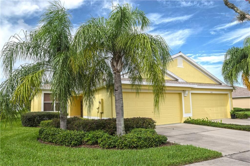 Property Photo:  11506 Captiva Kay Drive  FL 33569 