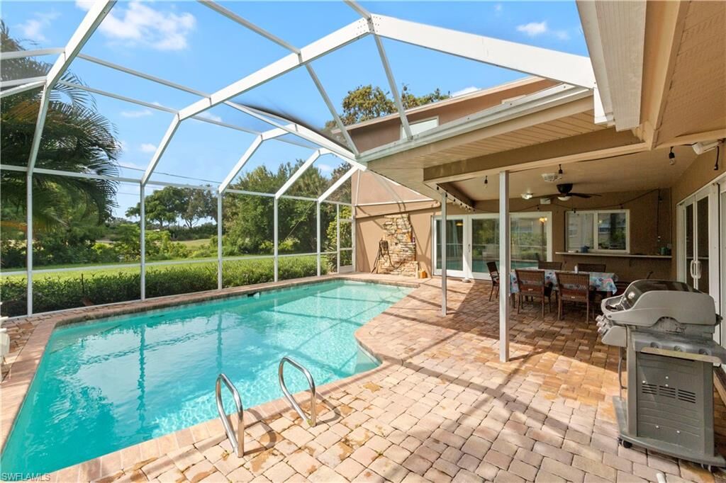 Property Photo:  536 Cypress Way  FL 34110 