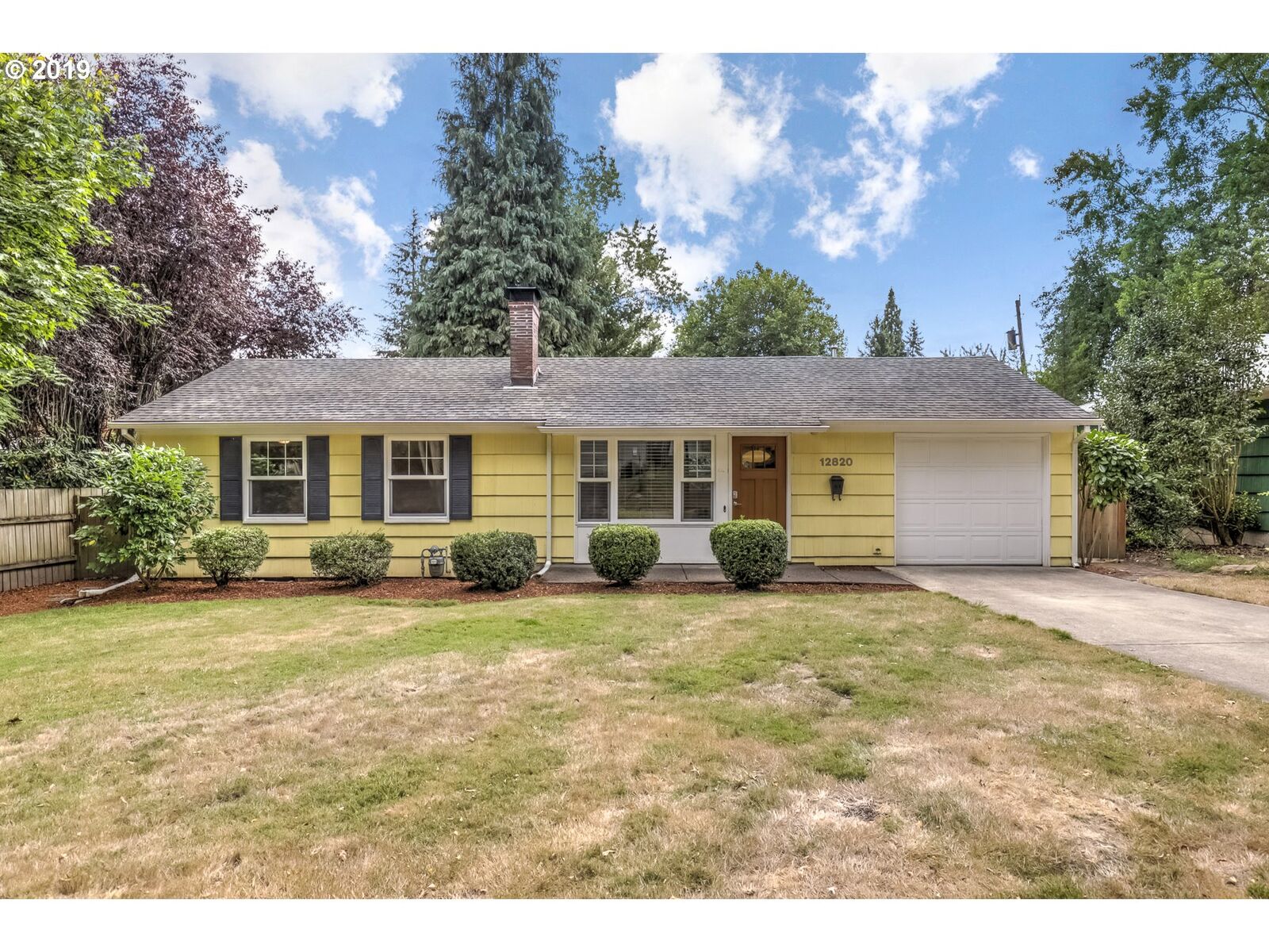 Property Photo: 12820 SW Edgewood St OR 97225