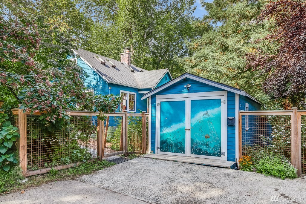 Property Photo:  2930 S Edmunds St  WA 98108 