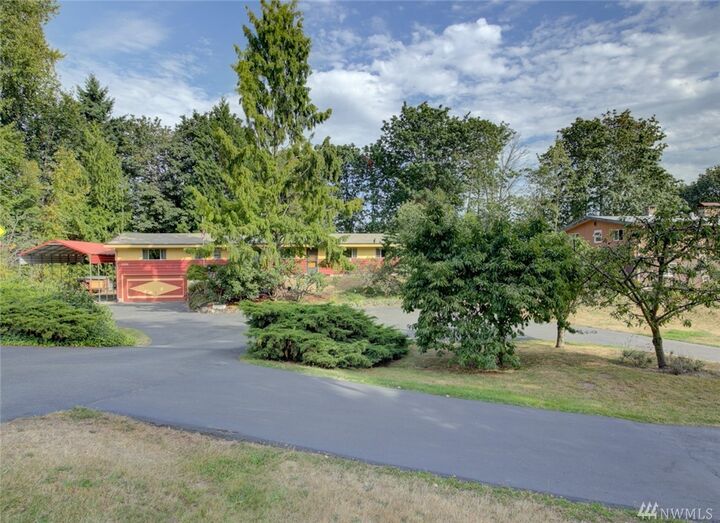 Property Photo: 2220 S Castle Wy WA 98036