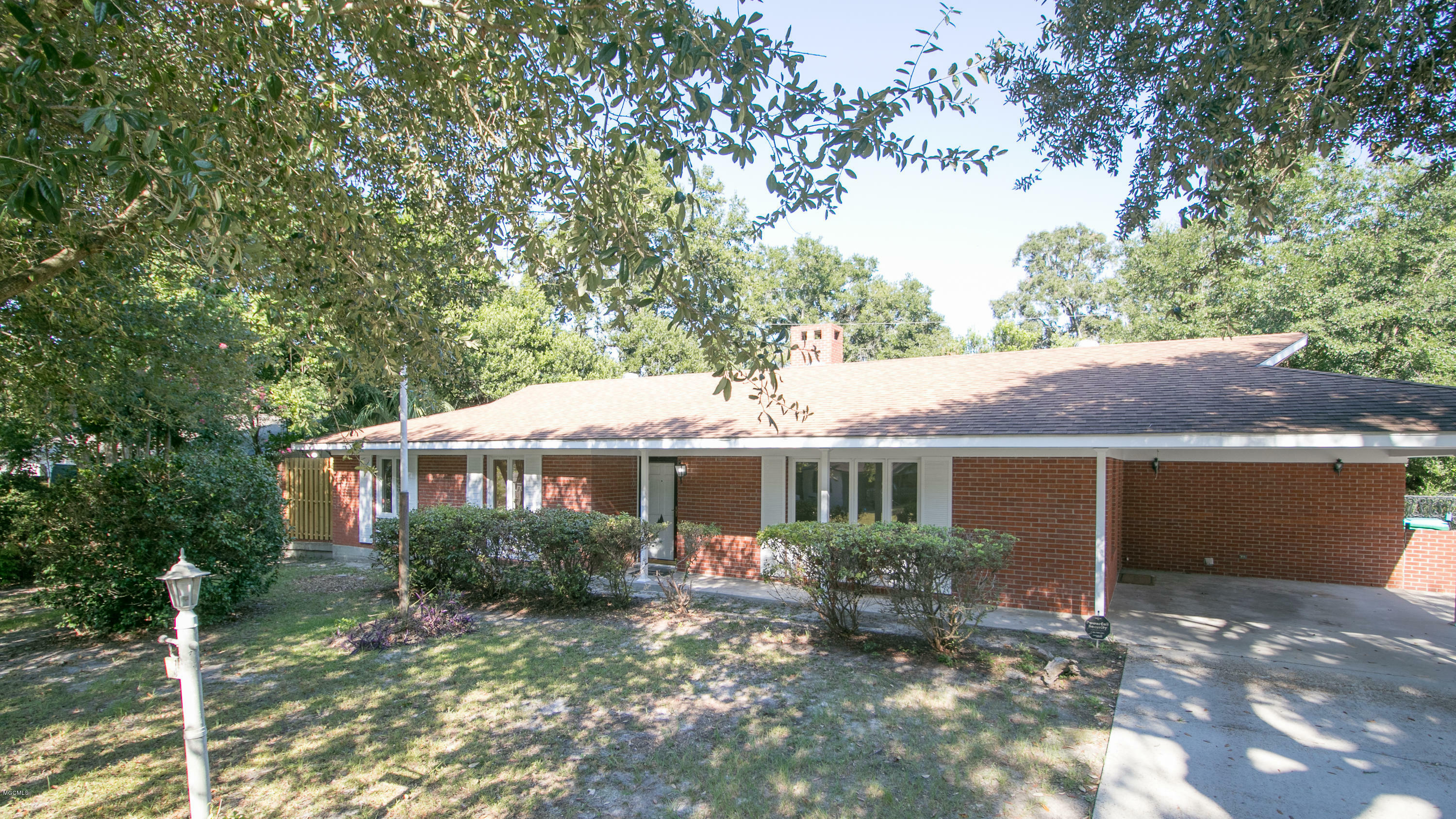 Property Photo:  116 Oakwood Drive  MS 39507 