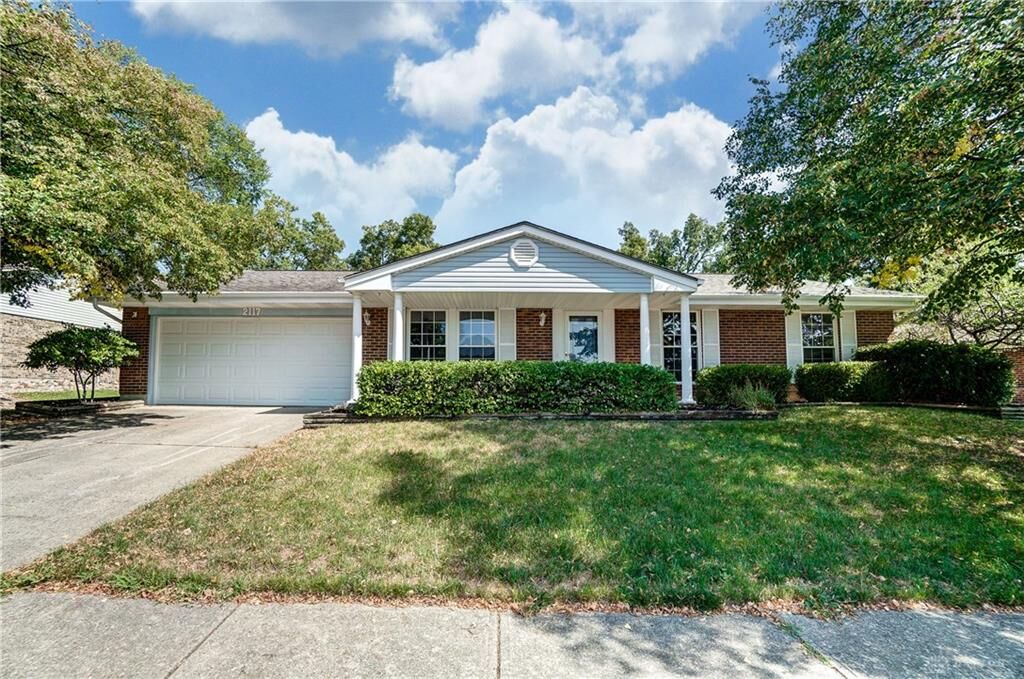 Property Photo: 2117 Sherwood Forest Drive OH 45342