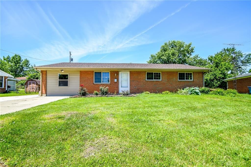 Property Photo: 7821 Sekford Circle OH 45424