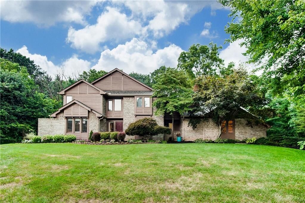 Property Photo: 5005 Parkview Court OH 45458