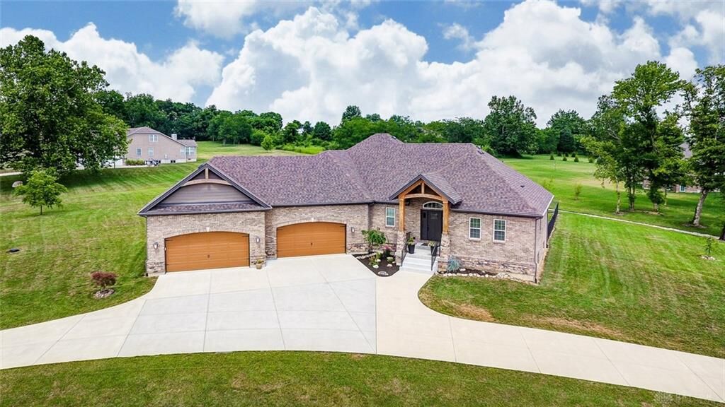 Property Photo: 7118 Sheffield Way OH 45068