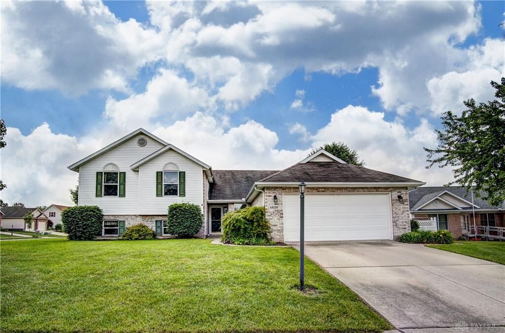 Property Photo: 4620 Belmont Court OH 45424