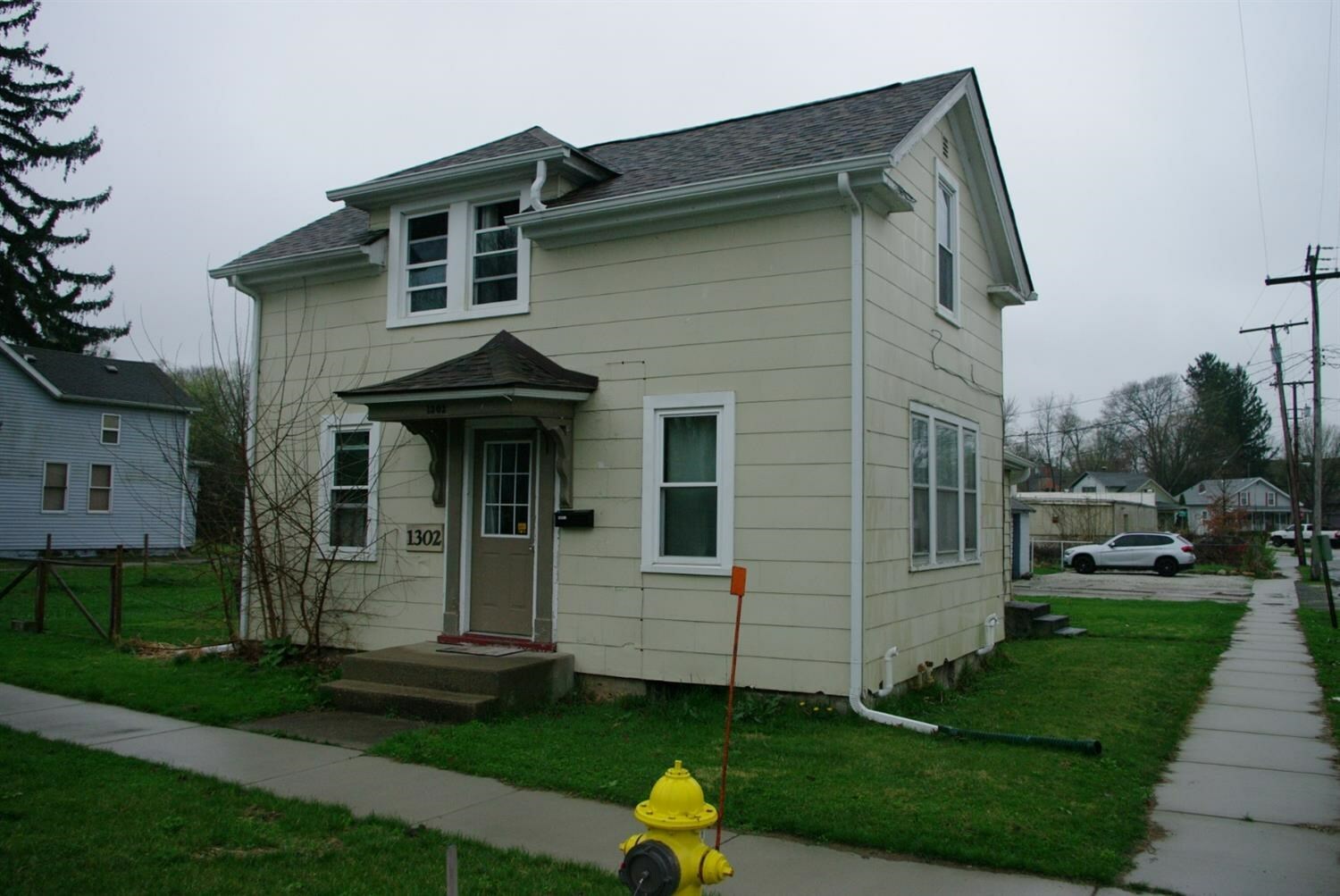 Property Photo:  1302 Ridge Street  IN 46350 