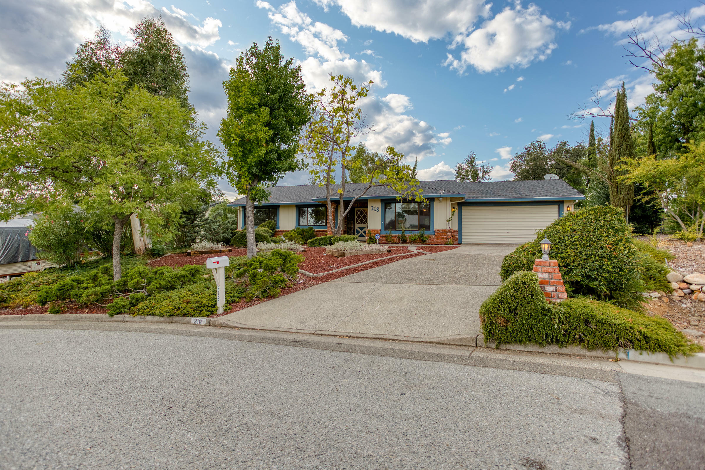 318 Kamp Way  Redding CA 96003 photo