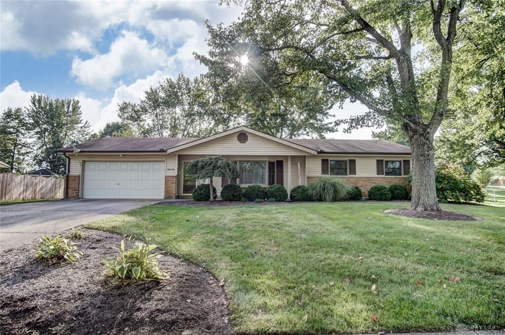 Property Photo: 3816 Robertann Drive OH 45420