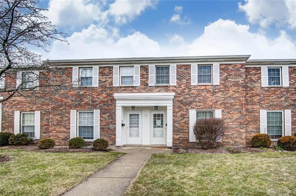 Property Photo: 807 Clareridge Lane OH 45458