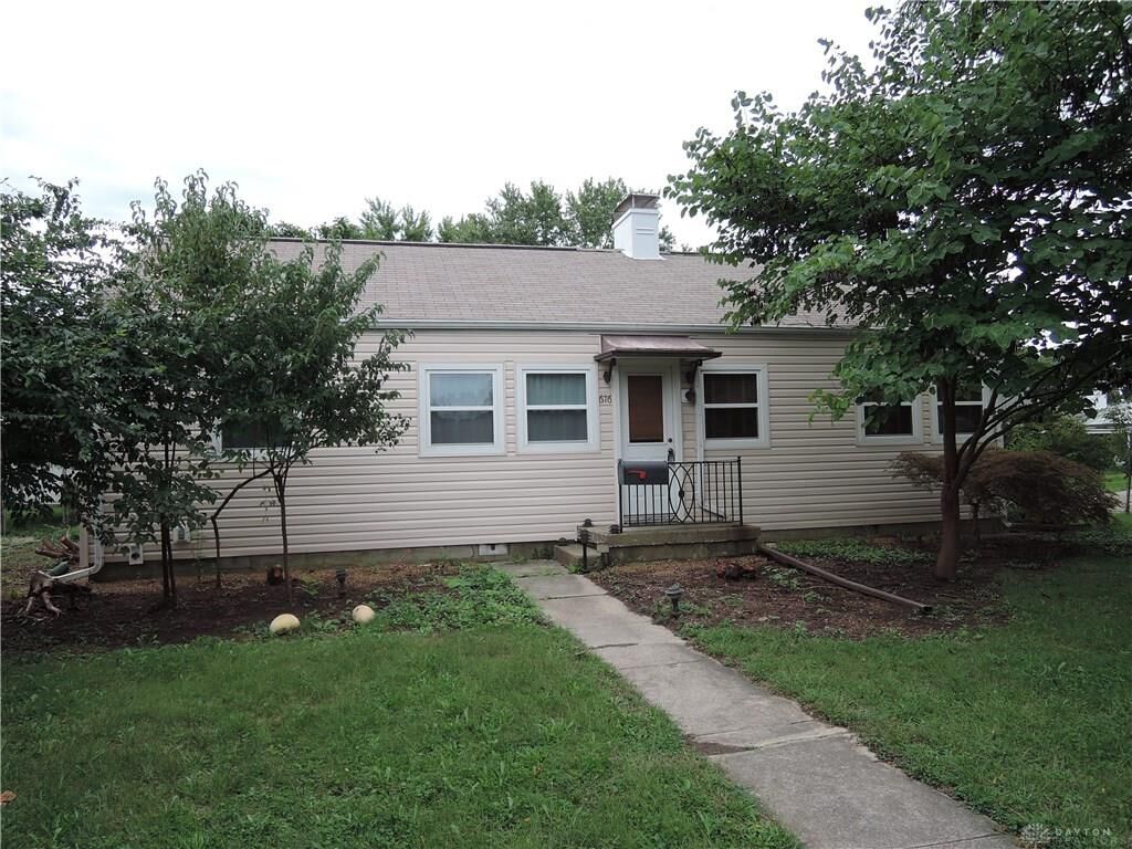 Property Photo: 616 Schuyler Drive OH 45429