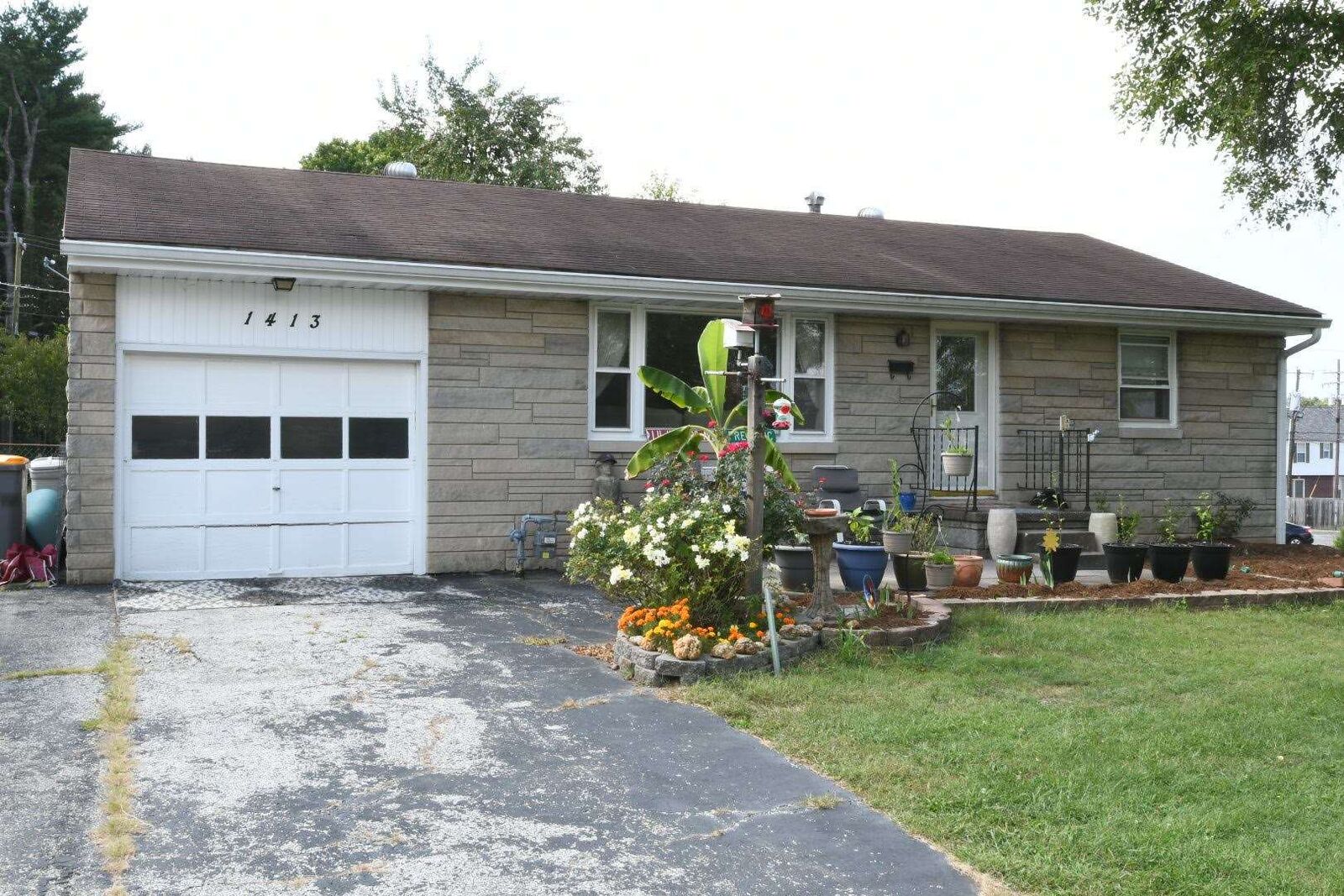 Property Photo:  1413 N Woodburn Avenue  IN 47404 