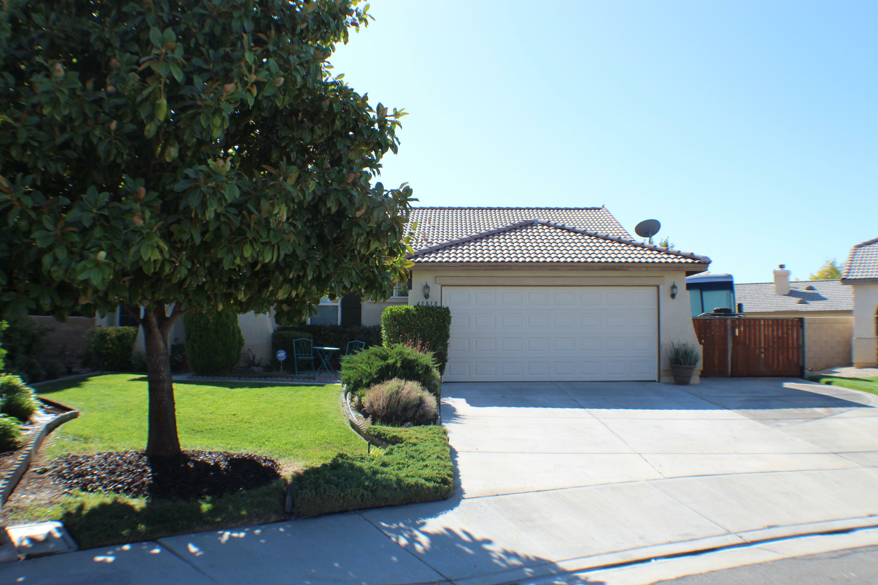 Property Photo:  45818 Trafalgar Court  CA 93534 