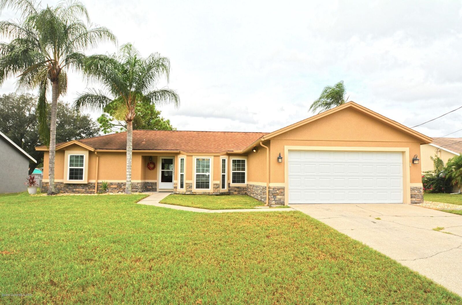 Property Photo:  6220 Arbor Avenue  FL 32927 