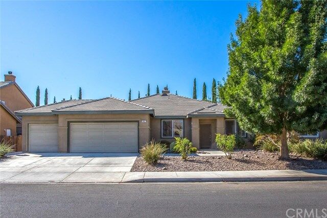 Property Photo: 13827 Woodpecker Road CA 92394