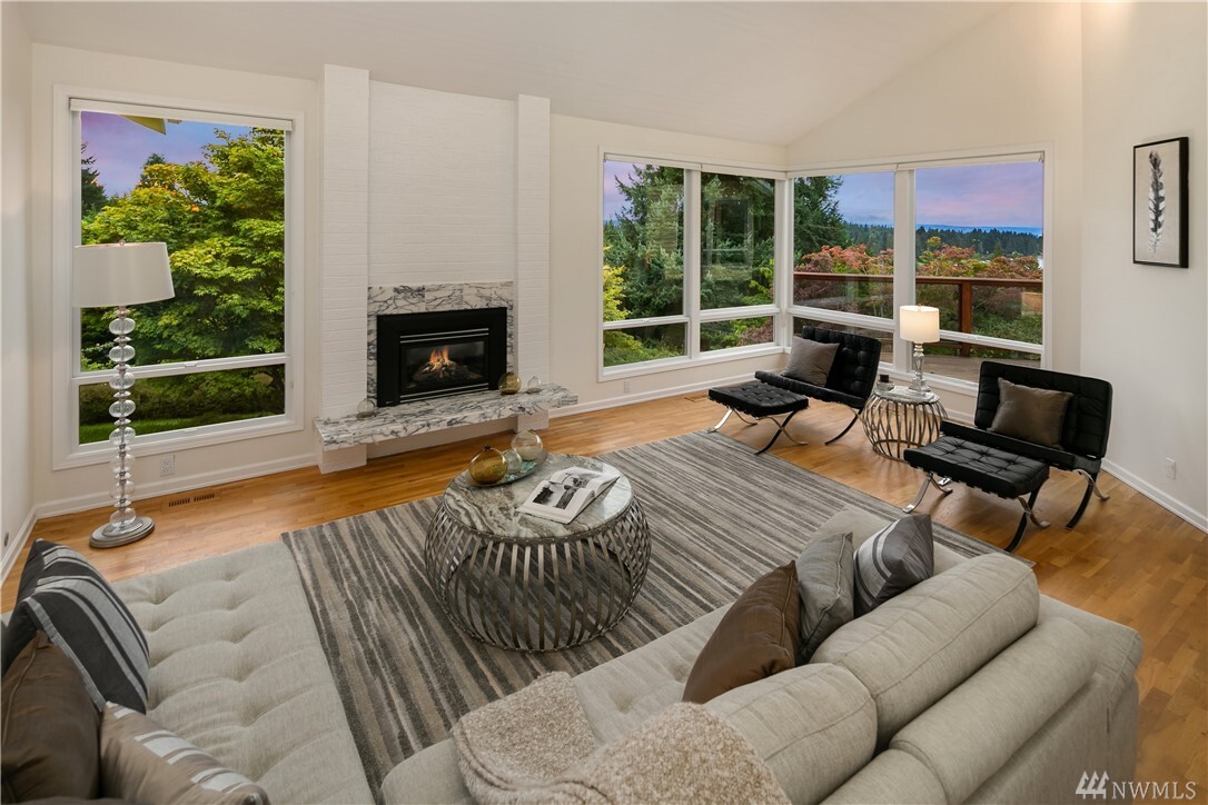 Property Photo: 2635 90th Avenue NE WA 98004