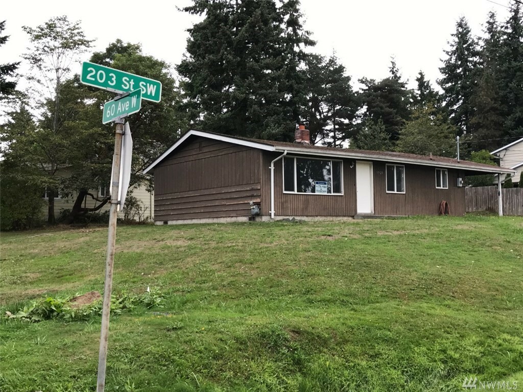 Property Photo:  5923 203 St SW  WA 98036 