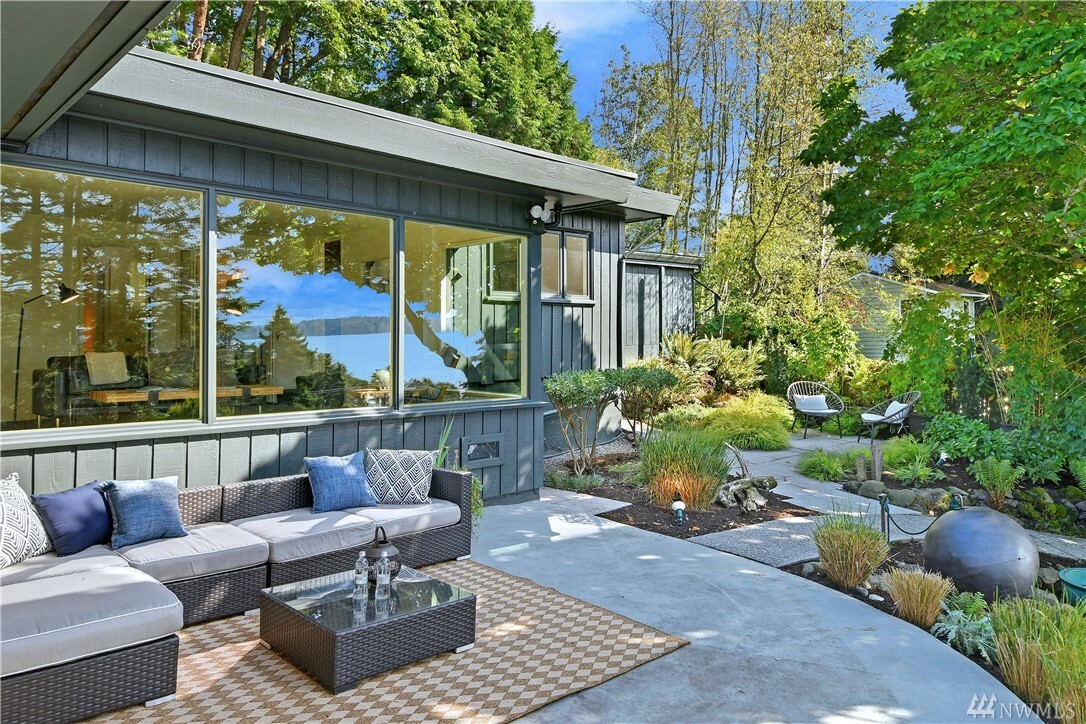 Property Photo:  8425 Tillicum Rd SW  WA 98136 