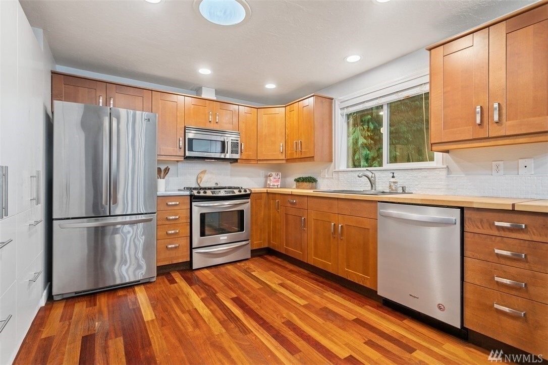 Property Photo: 5680 NE Foster Road WA 98110