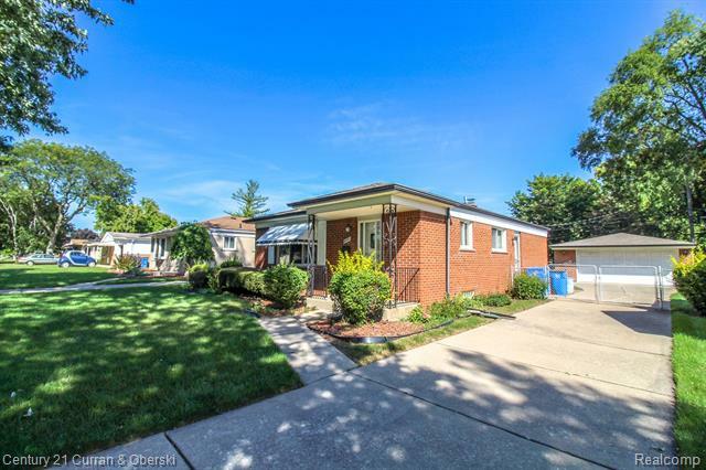 Property Photo:  6006 N Evangeline Street  MI 48127 