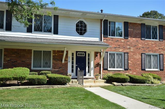 2409 Mulberry Square  Bloomfield Twp MI 48302 photo