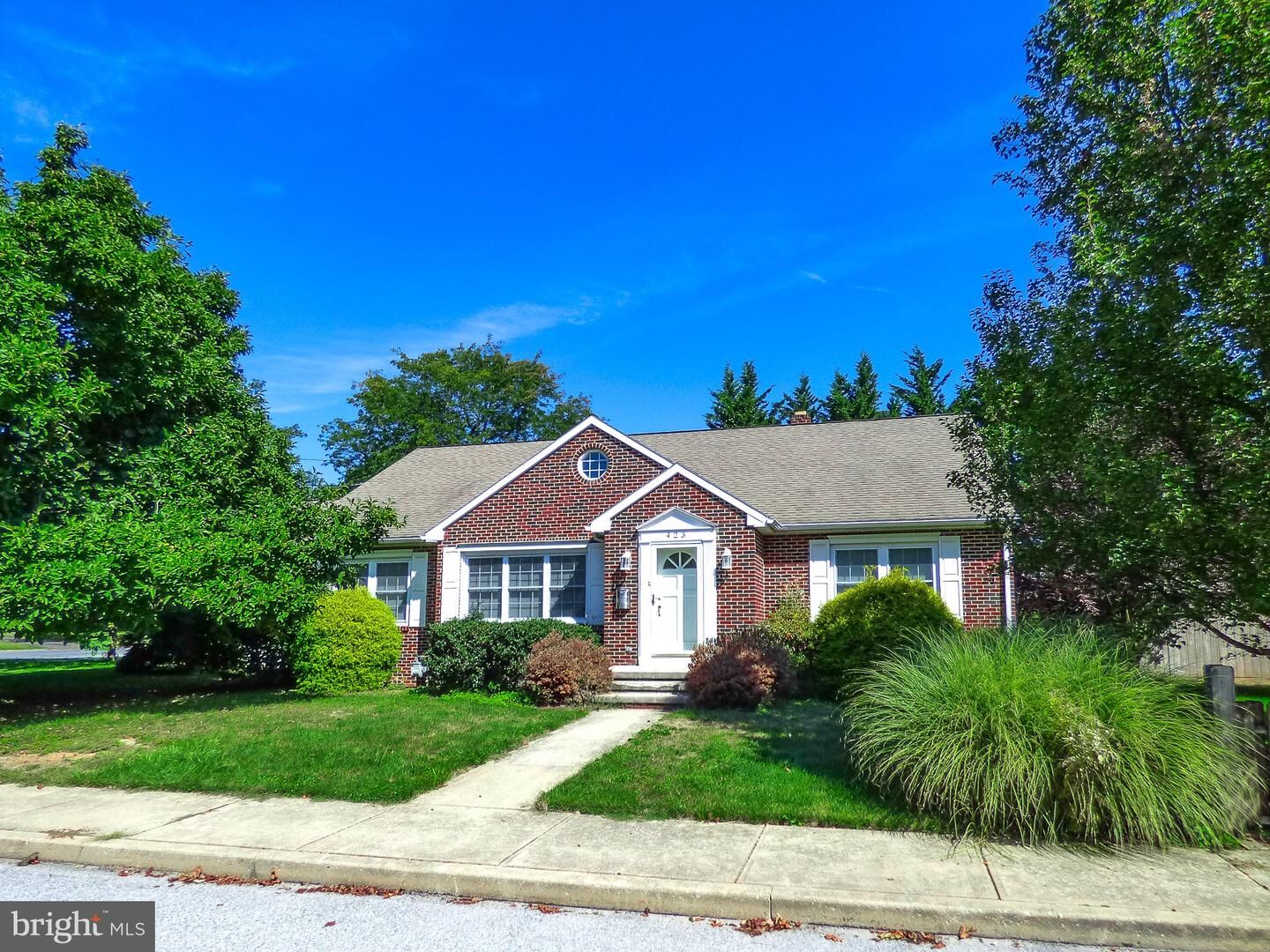 Property Photo:  423 Cottage Place  PA 17356 