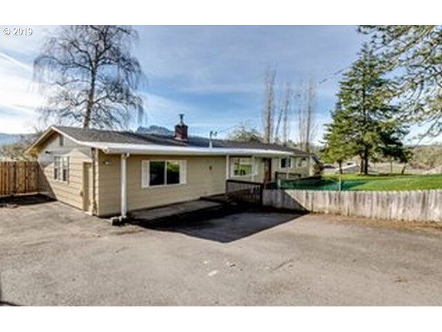 Property Photo: 85861 Bailey Hill Rd OR 97405