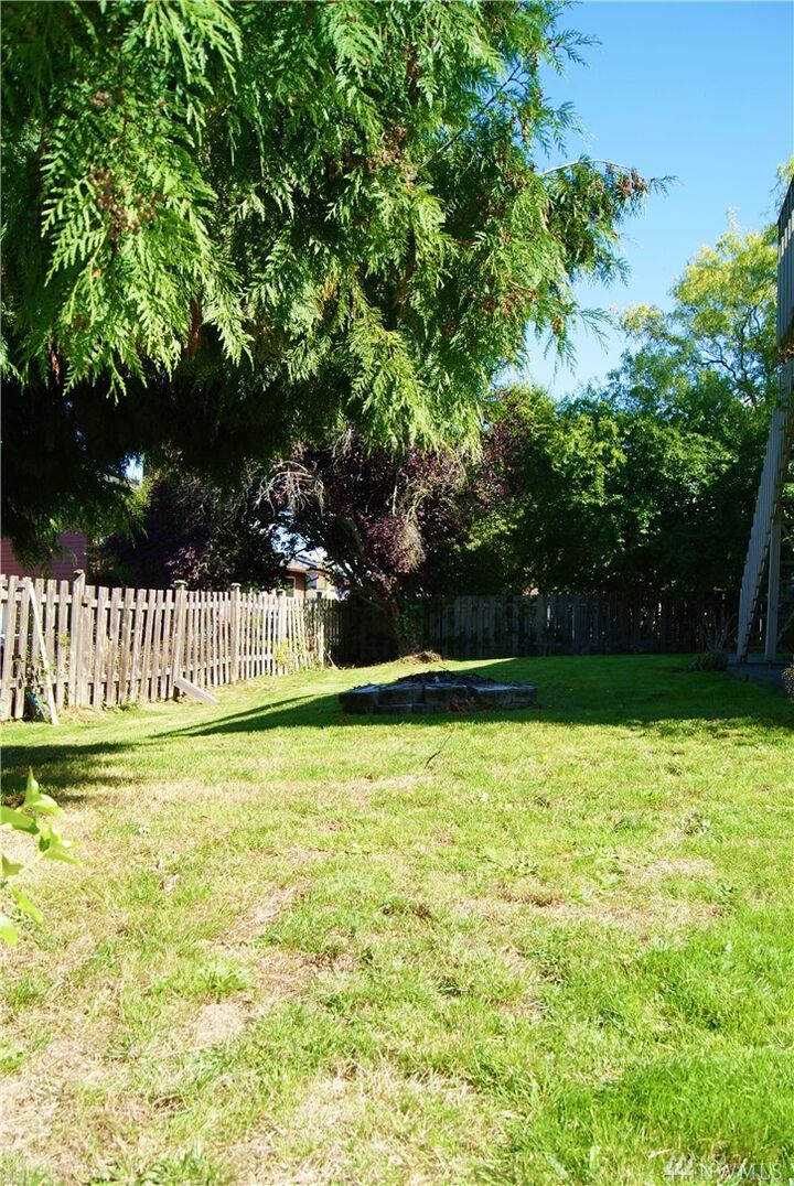 Property Photo:  1216 S 236th Place  WA 98198 