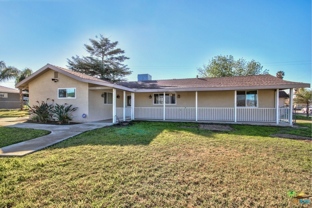 Property Photo: 826 W Main Street CA 92507
