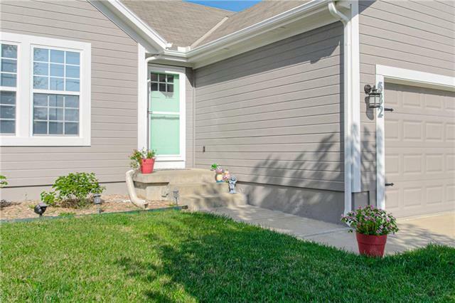 Property Photo: 532 W Martin Street KS 66021