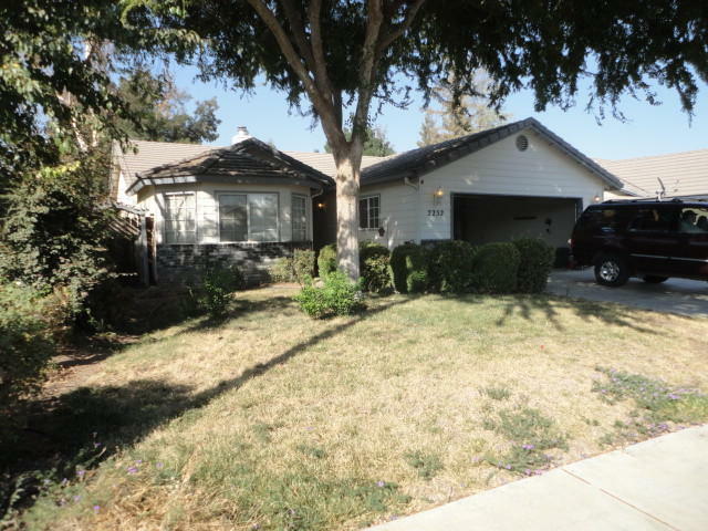 2252 W Orange Avenue  Porterville CA 93257 photo