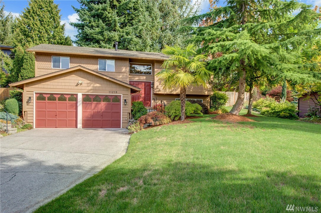 Property Photo:  11219 NE 59th Place  WA 98033 