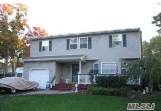 Property Photo:  2 Bentnor Street  NY 11950 