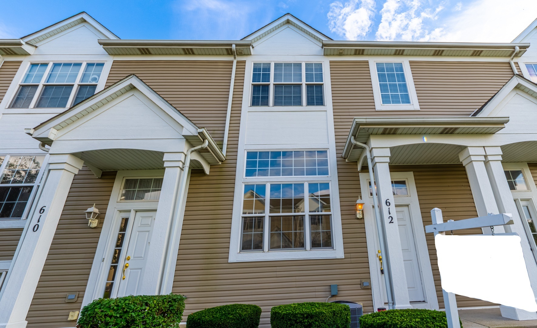 Property Photo: 612 Berry Ridge Drive IL 60431